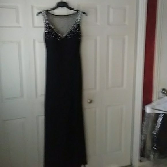 Black ballroom gown with sequins - Picture 5 of 8